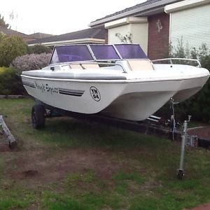 PRIDE TRIHULL 17ft BOWLRIDER with TRAILER