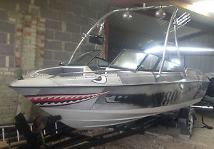 Speedboat, wakeboard boat