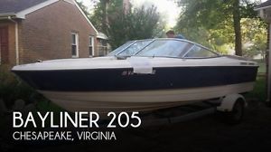 2003 Bayliner 205