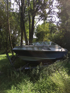 1986 Mercruiser 19 Foot Boat W/Trailer