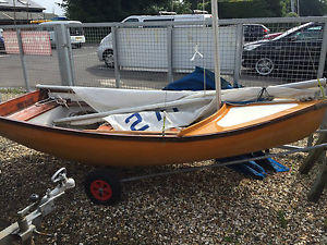 AVON SCOW SAILING DINGHY