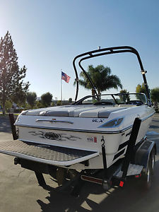 2005 Malibu Boats Wakesetter VLX