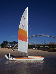 yacht 5.5m Catamaran Hydra sail boat