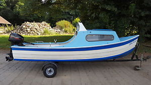 Cracking little 14ft fishing boat. Mercury 6.0hp, see video of engine running