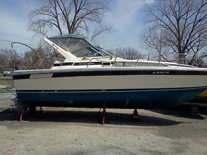 BAYLINER CONQUEST 3250 BOAT  1986 RUNS GREAT IN THE WATER NOW!!!!!!!!!!! boat