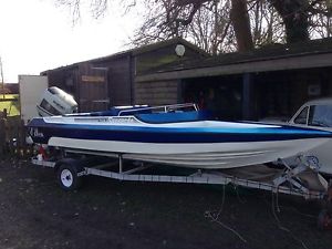 Concorde Speed boat with outboard Suzuki 140 engine