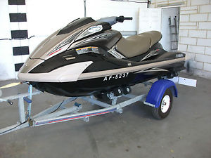 YAMAHA FX CRUISER  JETSKI (ONLY 11 HOURS)