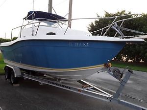 21' 6'' Seaswirl walk around boat  FLOrida