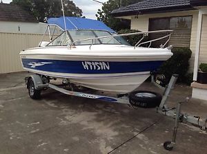 Boat Runabout 1600 Mustang Fibreglass 16ft 60hp Johnson four stroke Immaculate