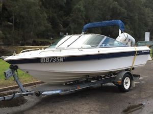 Markham 522 bow rider boat bowrider