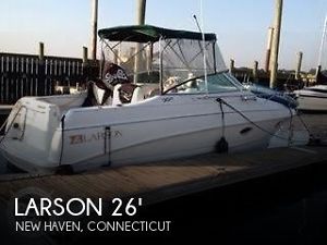 1996 Larson Cabrio 260 Mid Cabin