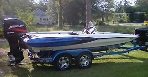 2001 Triton TR200XD center console with 2001 Mercury 225 Optimax(I CAN SHIP)