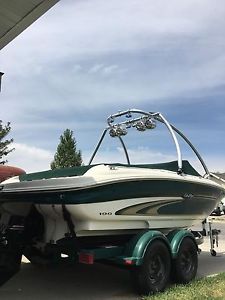 Sea Ray 190 Signature Surf wakeboard and fishing/cruising safe boat