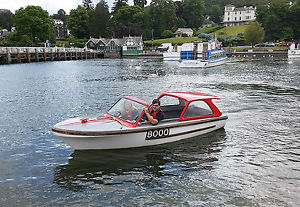 Motor Boat - perfect day boat / river boat.  one of four