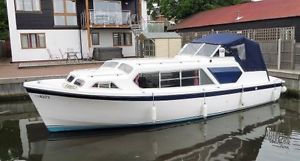 Broom Ocean 30 River Cruiser Boat ..Fully Renovated .6 berth  . .. Urgent Sale !