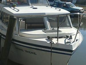 Pilgrim motor cruiser 25'