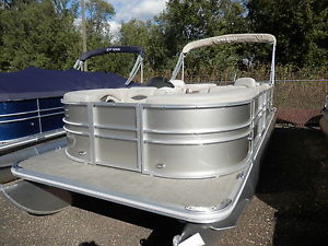 2016 Mirage 822 LZ pontoon