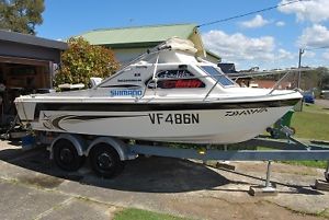 boat half cabin