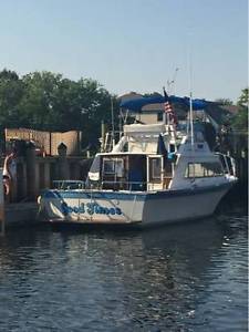 1974 Luhrs FLYBRIDGE