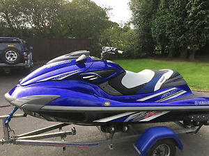 YAMAHA FZR SHO WAVERUNNER