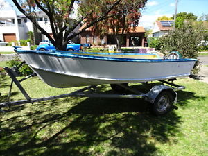 Aluminium boat 12 foot and registered trailer