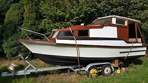 dolphin 24ft motor cruiser boat