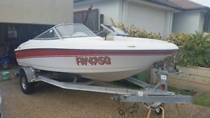 FOUR WINNS HORIZON LIMTED EDITION BOWRIDER BOAT