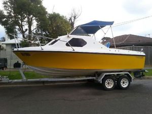 boat Half cabin 18 ft 115 hp yamaha