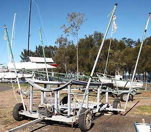 HEAVY DUTY BOAT / LAUNCHING TRAILER