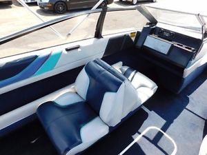 1988 Bayliner Capri Powerboat 19-Feet with Trailer NO RESERVE