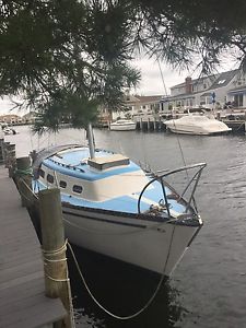 27' Hunter Sailboat - NO RESERVE