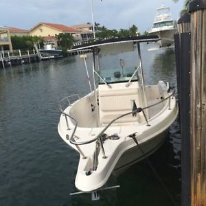 2004 Robalo