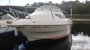 Quicksilver510 Motor Boat