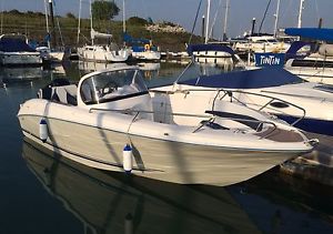 Quicksilver 600 Commander Walkaround Boat with 115hp Outboard & Road Trailer