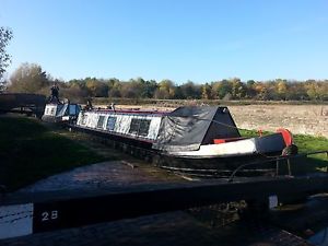 Liveaboard narrowboat pair, together but independant