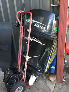 out board motor Maxus 40hp runs damaged casing that joins to the boat