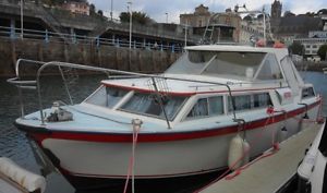 Seamaster 30 Power Boat Cruiser Twin Ford 6 cyl diesels