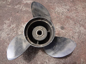 propellor boat propeller 3 blade off mercury motor