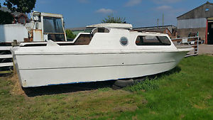 Norman river canal cabin cruiser, Winter project All hard work done, Resprayed