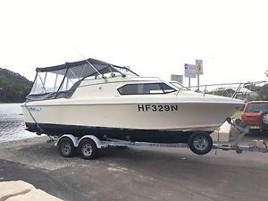 24ft Haines Hunter 773SL,V8 Mercruiser Motor And sterndrive -Big Family Cruiser