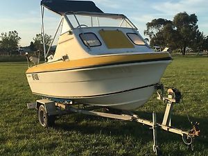 fibreglass half cabin fishing boat 65hp suzuki