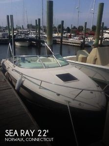 2002 Sea Ray 225 Weekender