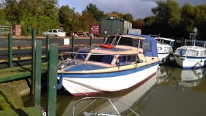 RELCRAFT 27 (6 berth) Volvo Penta Twin Screw with Aquamatic outboard drive 270