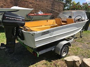 4.6M De havilland + Trailer + 40HP Force all rego selling quick and cheap.