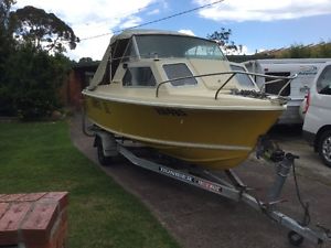 PRIDE PALOMINO HALF CABIN BOAT 80HP BLUE BAND MERCURY OUTBOARD