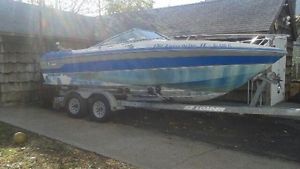 1995 WELLCRAFT 21' boat and EZ LOADER Trailer