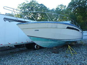 1983 Chris-Craft 332 COMMANDER EXPRESS