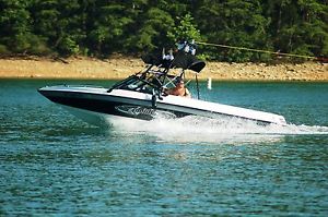 2004 Malibu Wakesetter 21'