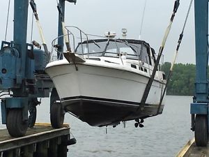 1986 Carver riviera 28'.       *****no trailer******