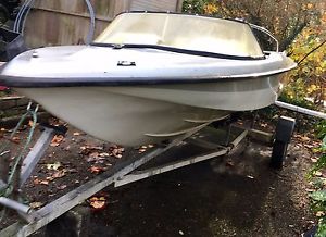 Speedboat with Suzuki 75hp outboard & power trim